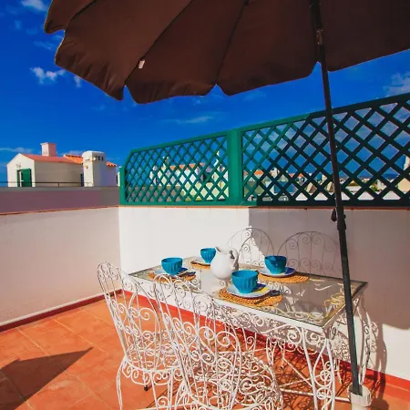 Apartmán Beautiful Three Bedroom In The Old Village *