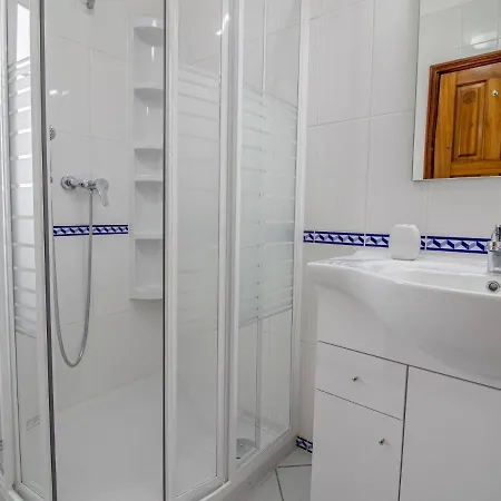 Beautiful Three Bedroom In The Old Village