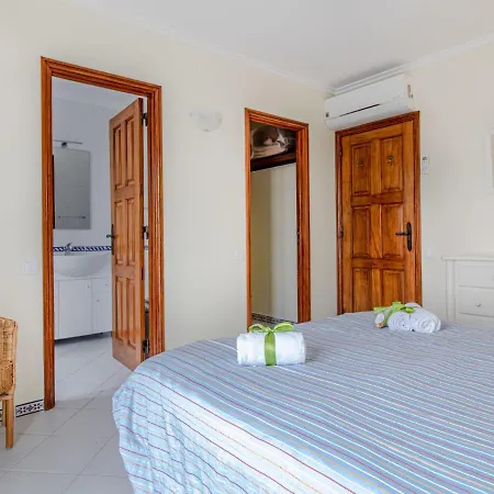דירה Beautiful Three Bedroom In The Old Village וילהמורה